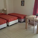 Anita מלון דירות יאליסוס