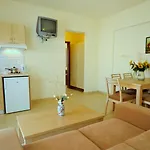 Anita 4* יאליסוס