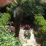 Anita מלון דירות 4*