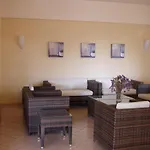Anita יאליסוס