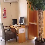 Anita מלון דירות 4*