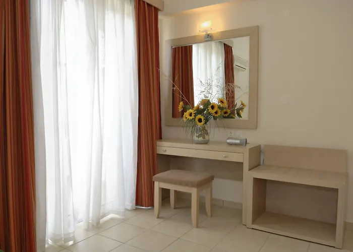 Anita イアリソス